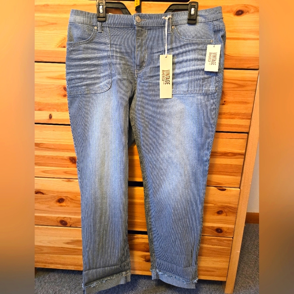 NWT VINTAGE AMERICA CROPPED STRIPED BESTIE JEAN. SIZE 12.